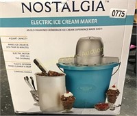 Nostalgia Electric Ice Cream Maker 4 Qt *see desc