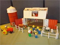 Fisher Price Play Family Farm