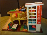 Fisher Price Parking Ramp Service Centre