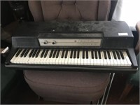 WURLITZER 200A ELECTRIC PIANO WITH LEGS