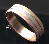 14kt Tricolor Gold Band 2.8dwt Size 11