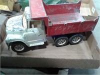 ERTL old dump truck