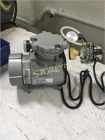 Central Pneumatic Oiless Air brush Compressor