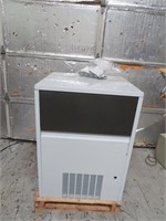 New Manitowoc  RF0399A 332 lb Flake Ice Machine