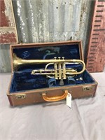 80 Deluxe Getzen, Elk Horn Wis. trumpet in case