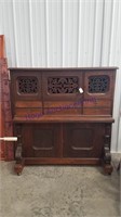 Player piano cabinet