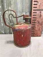 Gas can, approx 1 gallon size