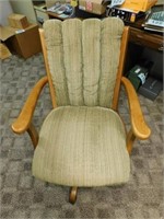 Swivel desk chair, 24 x 24 x 33