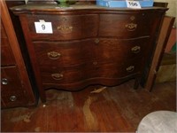 Oak serpentine dresser with 4 drawers, 43"L x