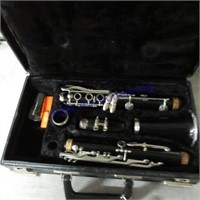 Vito clarinet in case