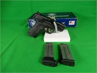 .40 S&W Smith & Wesson M&P Shield Pistol-