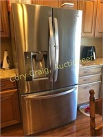 2012 LG SS Refrigerator w/ ice and water, 36”W, 32