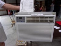 GE AIR CONDITIONER, WORKS GREAT
