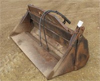 Skid Steer 72", 2-in-1 Hydraulic Bucket