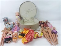 14 poupées dont Barbie et sac General Electric