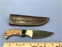 Damascus bladed skinning knife, 3.5" blade, polish