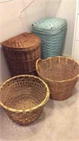 2 WICKER LAUNDRY HAMPERS + 2 LARGE BASKETS