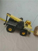 Tonka hydraulic Boom Truck 18 inches long