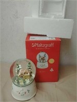 Pfaltzgraff Winterberry collection snow globe in