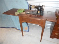 Singer Sewing Machine EF020494 on metal tag