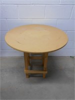 Round Table 28"tall and 30"wide and Table linens
