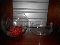 2 clear glass bowls