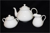 Wedgwood "Strawberry & Vine" teapot, cream and