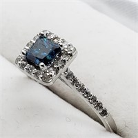 Valued $4600 14K  Blue Dia(0.5ct) 30 Dia Ring