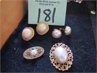Pearl earrings & brooches