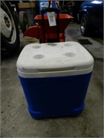 Igloo Cooler with Handle