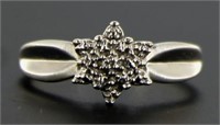 10kt Gold Diamond Flower Ring