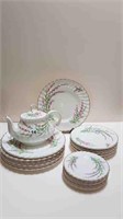 ROYAL DOULTON PARTIAL DINNER SET "BELL HEATHER"
