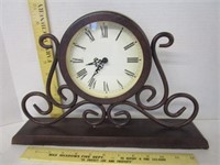 Clock; Mantle battery operated