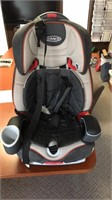 Graco Car Seat
 Reclines, and has extendible head