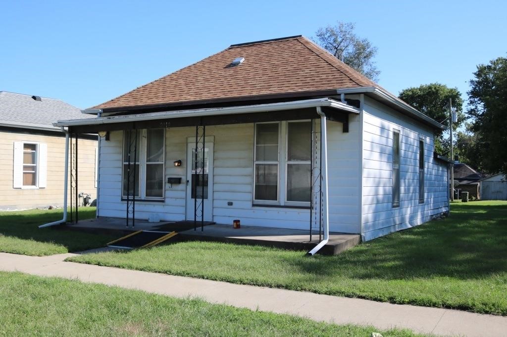 Online Only Real Estate Auction - 3010 Ave N, Ft Madison, IA
