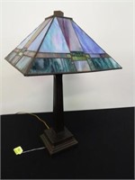 DALE TIFFANY STAINED GLASS PANEL LAMP