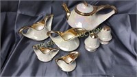 Pearl teapot, cream/sugar, shakers