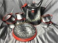 Black and red graniteware kettle and 6 plc