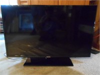40" Samsung Flat Screen TV with 2 HDMI Ports