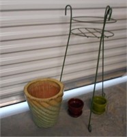 1 Metal Plant Stand 22 1/2"Tall and 3 Flower Pots