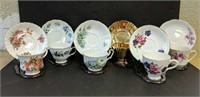 Assorted lot of 6 Cups & Saucers