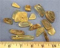 Approx. 16 pieces of raw amber pieces   (g 22)