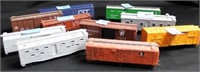 GROUPING OF 10 MISCELLANEOUS BOX CARS