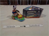 Wind-Up Tin Toy DRUMMER with Key