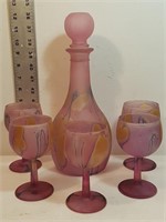 Wine decanter and wine glasses (5X)