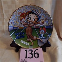 BETTY BOOP "HOMECOMING QUEEN" DECORATIVE 8" PLATE