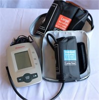 Homedics Blood Pressure Monitor 2 Sz Cuffs
