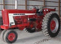 Farmall 806 Diesel tractor, 4 sets wts, 3 pt,