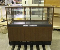 Pistol Display Case w/Keys, (4) Glass Shelves &