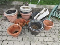 Large quantity of planters